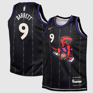 El uniforme City Edition de los Toronto Raptors para la temporada 2025/26 incluye un diseño negro con un el velocirraptor rojo de la franquicia en el pecho, inspirado en el icónico logo de los años 90. Es un homenaje a la era de Vince Carter y al legado visual que convirtió a los Raptors en una de las franquicias más reconocibles de la NBA.