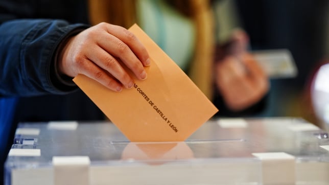 Los posibles pactos para formar Gobierno en Castilla y León tras el 15M: las alianzas entre PP y Vox