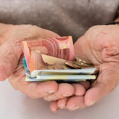 El IMSS revela el porcentaje de la pensión del marido que le puede quedar a una viuda