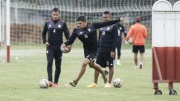 Otálvaro, Torres y Vargas serán titulares ante Patriotas