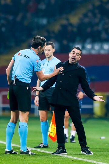 El equipo blaugrana, perdió por 3-5 ante el Villarreal en un partido loco que empezó triste y acabó taquicárdico con el técnico blaugrana fuera de si tras un supuesto penalti no pitado.