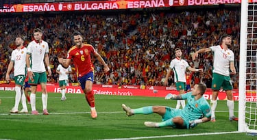 1-0. Mikel Merino celebra el primer tanto.