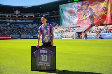 La jugadora de la selección española femenina y reciente campeona del mundo ha reaparecido con su club, el Club de Fútbol Pachuca Femenil de la Primera División Femenil de México. Jenni salió en los últimos minutos de juego siendo recibida con una gran ovación y un gran tifo sobre la portería.