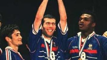 <B>YA PIENSA EN EL MUNDIAL.</B> La participación del jugador madridista fue decisiva en la conquista de la Copa del Mundo de 1998.