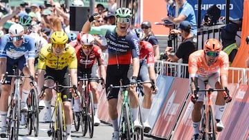 Decathlon CMA CGM rider Tobias Lund Andresen from Denmark celebrates winning stage one of the Tour Down Under UCI Men's Cycling race in Adelaide on January 21, 2026. (Photo by Brenton Edwards / AFP) / - IMAGE RESTRICTED TO EDITORIAL USE - STRICTLY NO COMMERCIAL USE -
