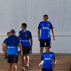 Diakhaby se retira antes de la sesión y Medrán ultima su adiós