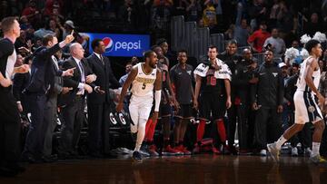 Will Barton celebra su canasta ganadora.