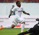 Un gol de Farfán refuerza el liderato del Lokomotiv Moscú