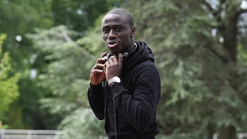 Ferland Mendy a su llegada a la concentración con Francia.