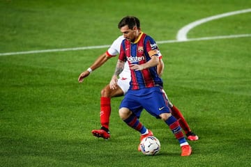 Lionel Messi in action against Sevilla.