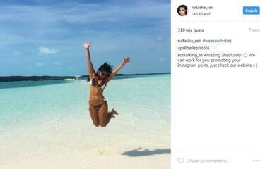 Natasha Fizdale presume anillo y nada con tiburones
