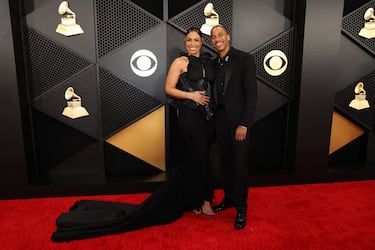Jordin Sparks y Dana Isaiah posan en la alfombra roja de los Grammys 2024 celebrados en el Crypto.com Arena situado en la ciudad de Los Ángeles, en California.