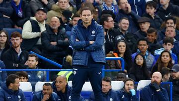 Soccer Football - Premier League - Chelsea v Brentford - Stamford Bridge, London, Britain - April 26, 2023 Chelsea manager Frank Lampard as assistant coach Ashley Cole and coaching staff look on Action Images via Reuters/Peter Cziborra EDITORIAL USE ONLY. No use with unauthorized audio, video, data, fixture lists, club/league logos or 'live' services. Online in-match use limited to 75 images, no video emulation. No use in betting, games or single club /league/player publications.  Please contact your account representative for further details.