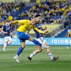 Sandro saca su fusil