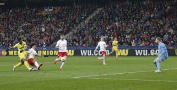 1-3. Giovani marcó el tercer gol.