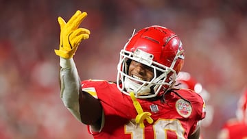 KANSAS CITY, MISSOURI - SEPTEMBER 05: Isiah Pacheco #10 of the Kansas City Chiefs celebrates his touchdown during the third quarter against the Baltimore Ravens at GEHA Field at Arrowhead Stadium on September 05, 2024 in Kansas City, Missouri. David Eulitt/Getty Images/AFP (Photo by David Eulitt / GETTY IMAGES NORTH AMERICA / Getty Images via AFP)