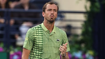 Daniil Medvedev durante su partido en Dubái.