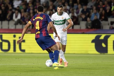 Rafa Mir marca el 2-1 al Barcelona.
