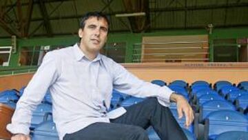 <b>EL MÁXIMO RESPONSABLE. </b>Manolo Salvador lleva más de una década en el club, pero ha sido en los últimos años cuando realmente ha cogido protagonismo y se ha notado su mano. Desde el 2008, con la entrada en la Ley Concursal y el descenso a Segunda, se le encomendó la difícil tarea de trabajar sin dinero. Y sus éxitos están ahí: En tres años, un ascenso y una permanencia.