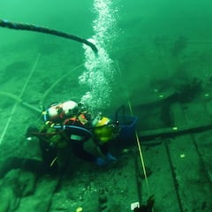 Arqueólogos se sumergen en un cementerio de barcos en Dinamarca: en el abismo han encontrado un inusual carguero medieval