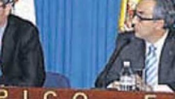 <b>CUMBRE. </b>De izq. a derecha, Santiago Fisas, Ruiz-Gallardón, Alejandro Blanco y Jaime Lissavetzky.