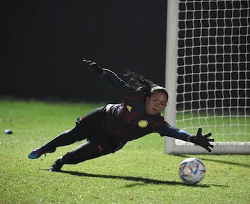 El equipo de Carlos Paniagua tuvo su última práctica antes de enfrentar a España en el debut en el Mundial Femenino de la categoría.