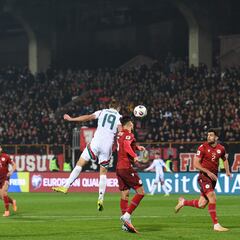 Hungría e Islandia se aferran a la repesca