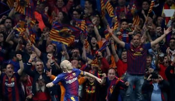 Iniesta scores