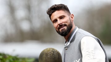 France's forward Olivier Giroud arrives to take part in the French team's preparation for upcoming friendly football matches in Clairefontaine-en-Yvelines on March 18, 2024. (Photo by FRANCK FIFE / AFP)