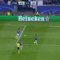 El Leicester protestó el penalti: la falta a Griezmann es fuera