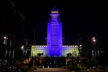 Los Angeles celebra la victoria de sus Lakers