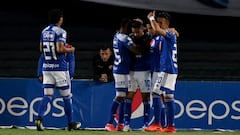 Jugadores de Millonarios celebrando gol en un partido de la Liga BetPlay