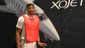 ¿Provocó Westbrook a Durant llevando un peto de fotógrafo?