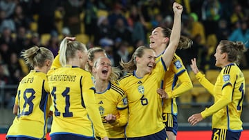 Sweden's defender #13 Amanda Ilestedt (C) celebrtes after scoring her team's fourth goal during the Australia and New Zealand 2023 Women's World Cup Group G football match between Sweden and Italy at Wellington Stadium, also known as Sky Stadium, in Wellington on July 29, 2023. (Photo by Marty MELVILLE / AFP)