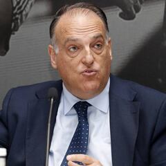 Tebas: "Me parece mal que Guardiola lleve el lazo amarillo"