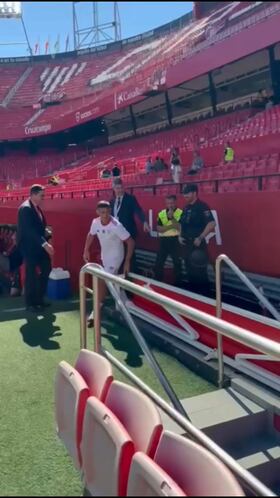 Alexis Sánchez protagoniza divertido momento en la previa del partido contra el Barça: “Mejor me equivoco ahora...”