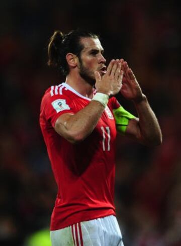 Gareth Bale anotó el gol 4-0 de penalti para Gales frente a Moldavia