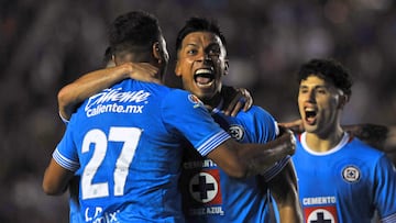 Cruz Azul�s Angel Sepulveda (C) celebrates his team's second goal with teammates during the Liga MX Apertura Tournament football match between Cruz Azul and America at Estadio de los Deportes stadium in Mexico city, Mexico, on August 31, 2024. (Photo by Victor Cruz / AFP)