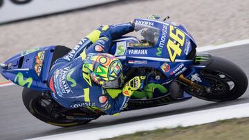 ASSEN, NETHERLANDS - JUNE 23: Valentino Rossi of Italy and Movistar Yamaha MotoGP rounds the bend during the MotoGP Netherlands - Free Practice on June 23, 2017 in Assen, Netherlands.  (Photo by Mirco Lazzari gp/Getty Images)