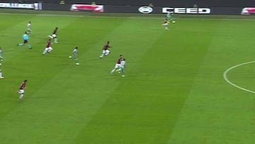 El árbitro se equivocó al anular el 0-2 del Betis ante el Milán y tuvo que pitar penalti a Castillejo