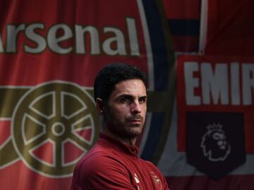 ST ALBANS, ENGLAND - AUGUST 08: Arsenal Manager Mikel Arteta poses during the Arsenal Men&#039;s team photocall at London Colney on August 08, 2023 in St Albans, England. (Photo by David Price/Arsenal FC via Getty Images)