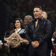 Óscar de la Hoya advierte a Canelo a pesar de derrota de Munguía