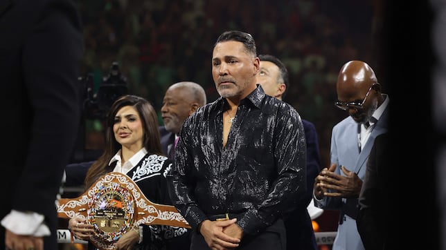 La leyenda Óscar de la Hoya revela quién es su gran favorito en la pelea entre Mario Barrios y Ryan García