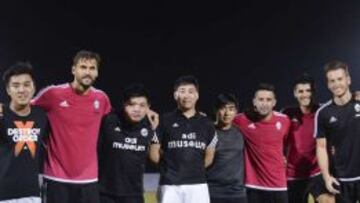 Mauricio Isla está en Shangai con Juventus, al igual que Fernando Llorente.