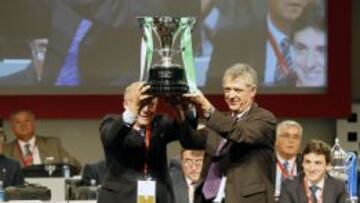 Ollero, junto a Villar, en una de las recientes asambleas de la RFEF.