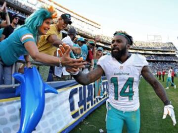 Jarvis Landry saluda a la hermana de Donald Trump. ?C¨®mo que no es la hermana de Donald Trump? ?acaso no reconoceis su color de piel?