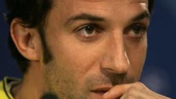 <b>ALABANZAS.</b> Alessandro Del Piero, capitán del Juventus italiano, destacó en rueda de prensa que el delantero del conjunto blanco Raúl González "sigue siendo muy fuerte".