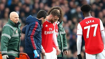Arsenal may need to head into transfer market after Chambers' knee surgery