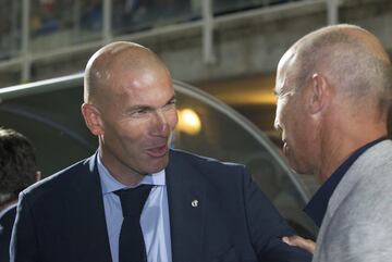 Zinedine Zidane y Antonio Calder¨®n.