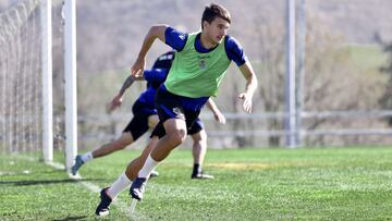 Gonz&aacute;lez de Z&aacute;rate, entrenando en Zubieta